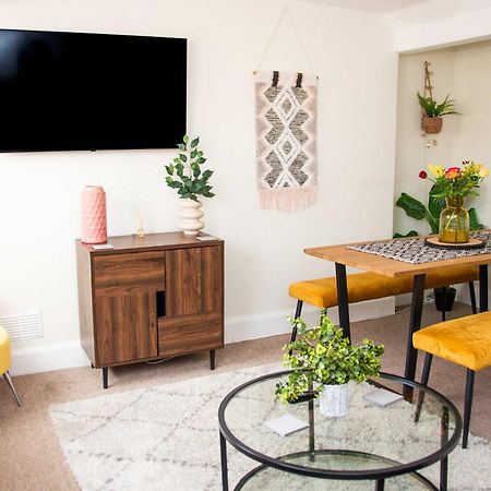 Beautiful Character 3 Bed City Centre Apartment บาธ ภายนอก รูปภาพ