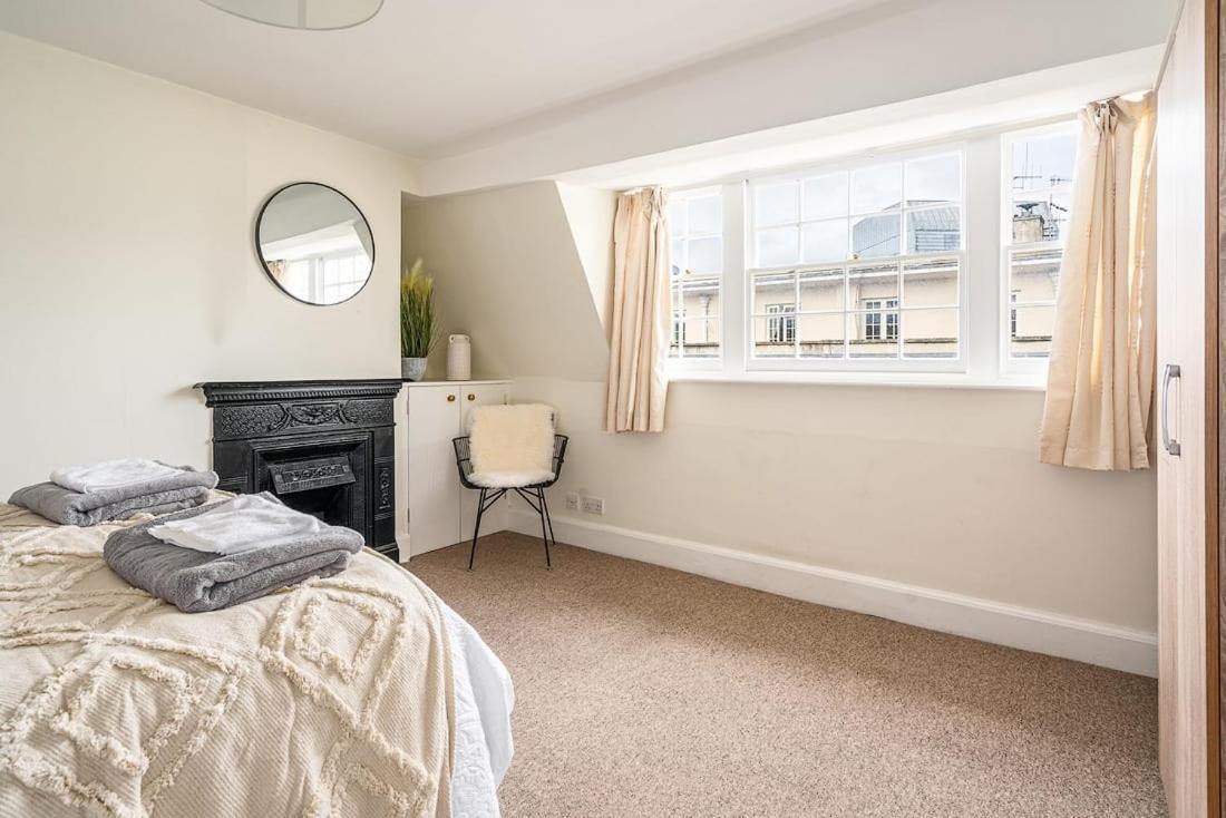 Beautiful Character 3 Bed City Centre Apartment บาธ ภายนอก รูปภาพ