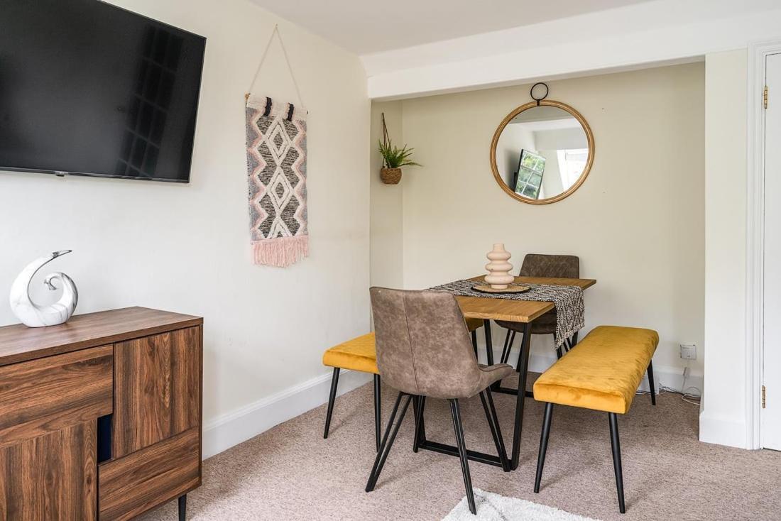 Beautiful Character 3 Bed City Centre Apartment บาธ ภายนอก รูปภาพ