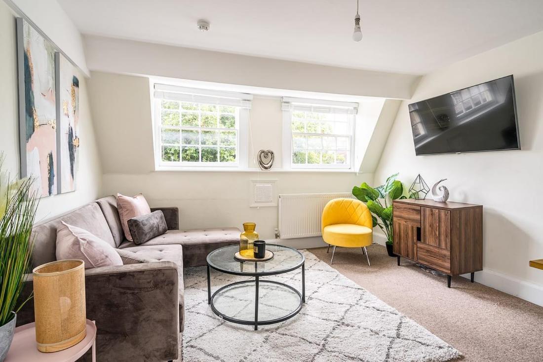 Beautiful Character 3 Bed City Centre Apartment บาธ ภายนอก รูปภาพ