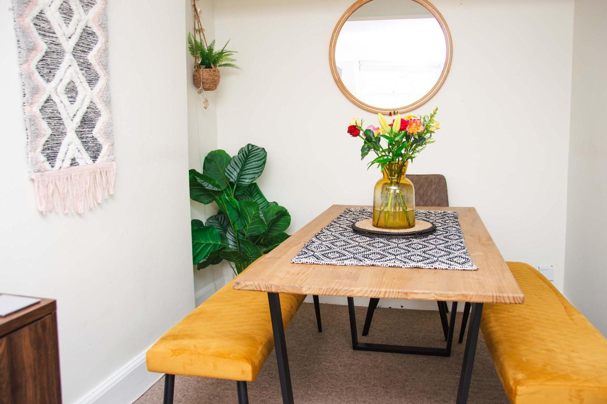 Beautiful Character 3 Bed City Centre Apartment บาธ ภายนอก รูปภาพ